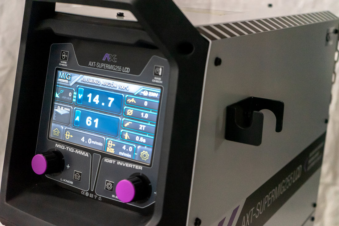 SOLDADORA INVERSOR INDUSTRIAL 250 AMP AX Tech Ultra  MIG/MAG/MMA/TIG AXT-SUPERMIG255LCD